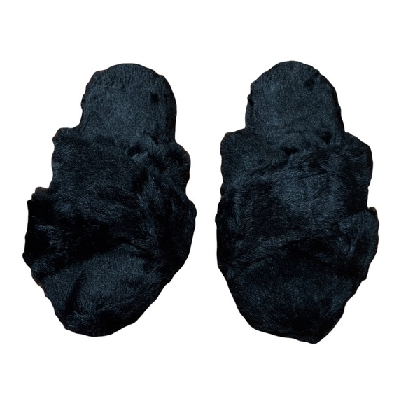 FamiPort Fuzzy Cross-Band Cushioned Non-Slip Indoor/Outdoor Slippers - Picture 2 of 6